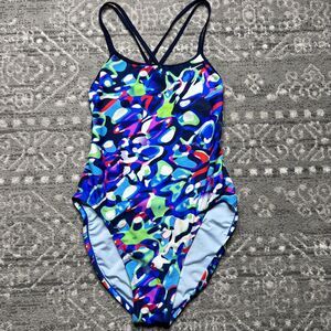 Nike Womens Swimsuit One Piece Size 34 / 8 Strappy X Back Chlorine Resistant